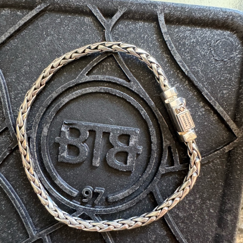 Buddha to Buddha BRACELET GEORGE MINI SILVER

Recycled 925 Sterling Silver